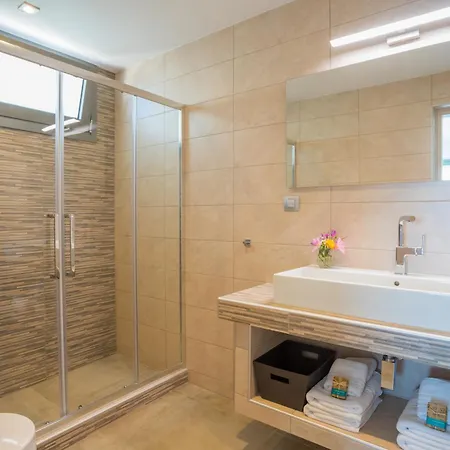 Lefkas - Luxury With Direct Sea Access Vila