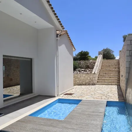 Lefkas - Luxury With Direct Sea Access Vila *