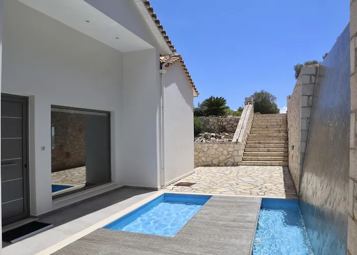 Lefkas - Luxury With Direct Sea Access 别墅 *